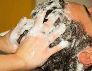 Lees meer over het artikel Waarom is de ene shampoo duurder dan de andere?