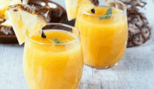 Lees meer over het artikel Ananas Sap Maken, Calorieën en Gezonde Vezels: Alles wat je Moet Weten